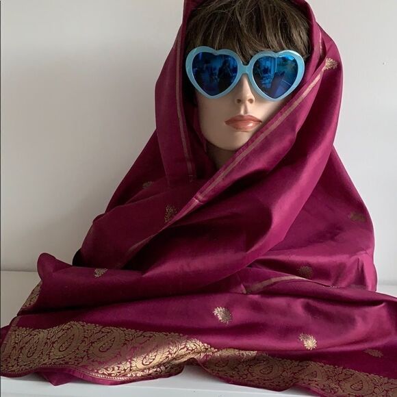 India gold embroidered purple silk shawl scarf - Picture 4 of 9